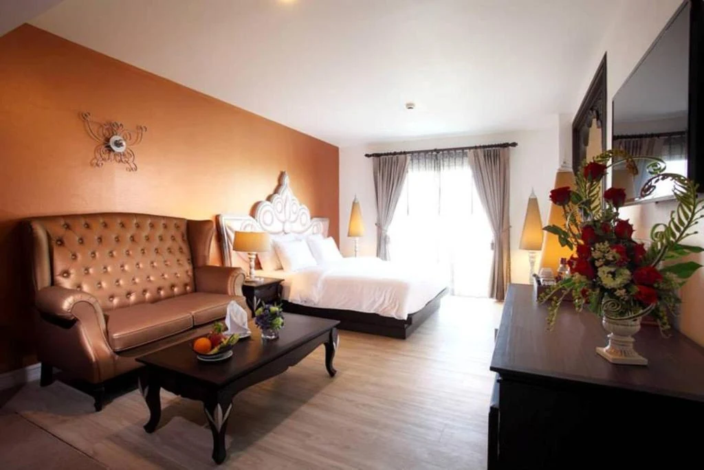 Deluxe double room at Chillax Resort Bangkok